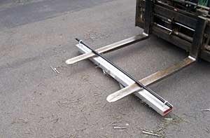 AMK R-48 48 in. W Roadmag Magnetic Sweeper