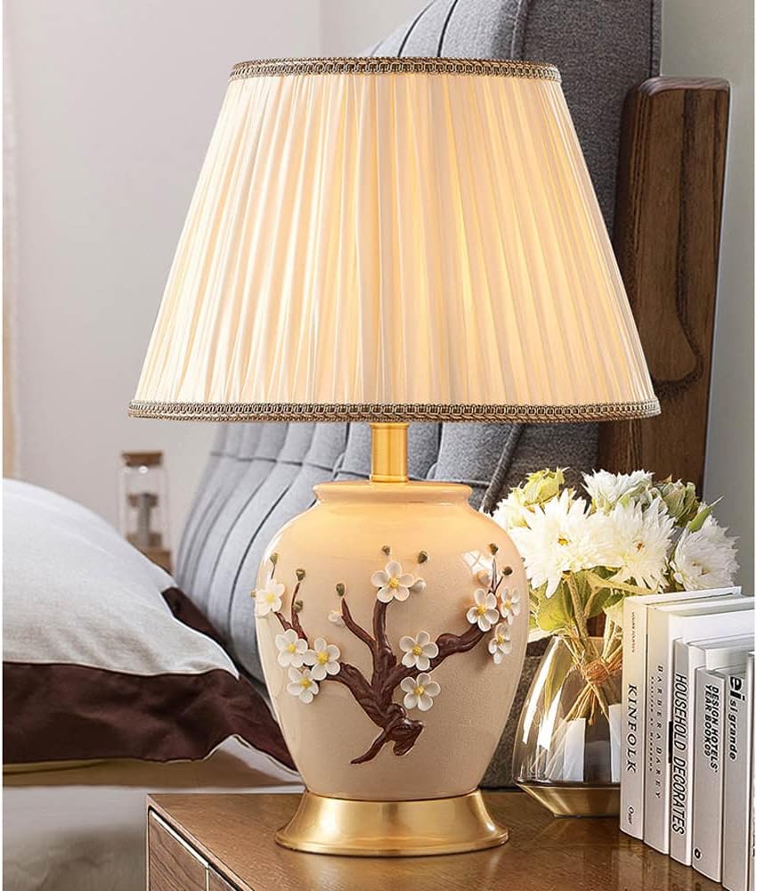 Chinoiserie Ceramic Table Lamp with Brass Base Bedside Desk Nightstand Lamp with Handmade Flower Reading Lamp for Bedroom Living Room Office College Bookcase (56x36cm)