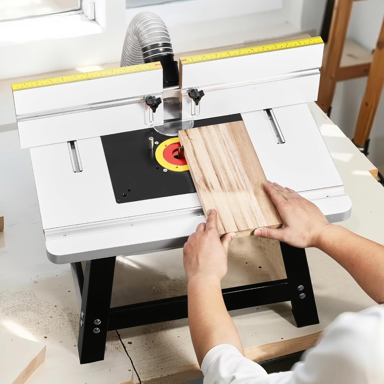 VEVOR Benchtop Router Table, 24 in x 15.7 in, Bench Top Routing Table with Adjustable Fence, MDF Top, Sturdy Metal Base, 2-1/2 in Dust Collection Port, Compatible with Routes & Various Drill Bits