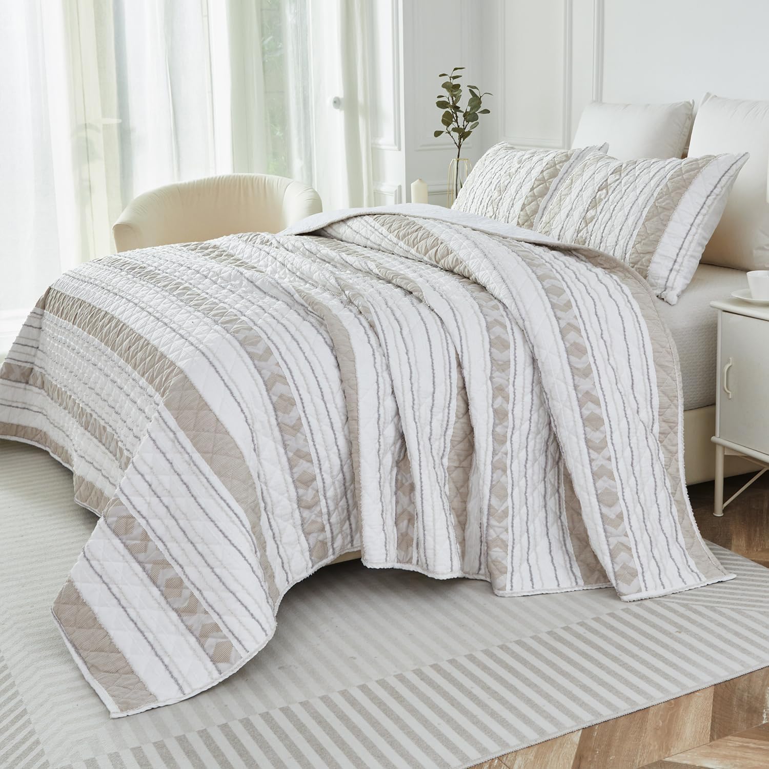 Brandream Queen Size Quilt Set Cotton Blend Farmhouse Patchwork Quilts White Beige Striped Quilts Waffle Quilted Comforter Set 3-Piece