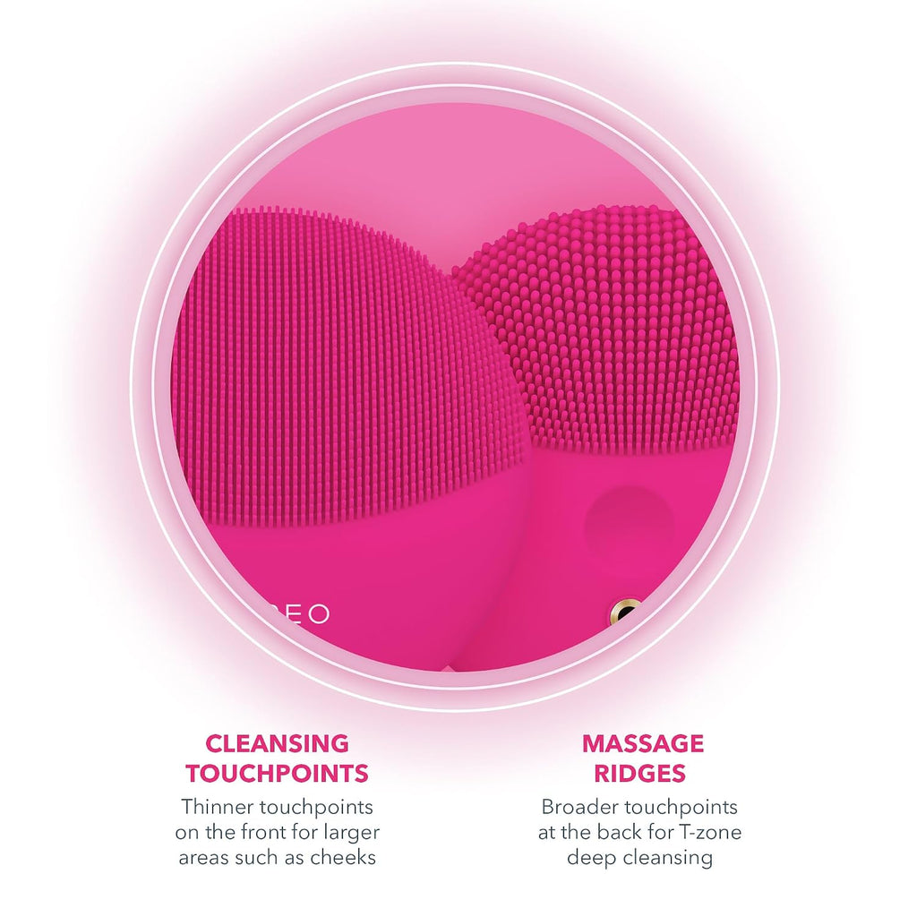 FOREO LUNA mini 3 Ultra-hygienic Facial Cleansing Brush - All Skin Types - Face Massager for Clean & Healthy Face Care - Extra Absorption of Facial Skin Care Products - Waterproof - Fuchsia