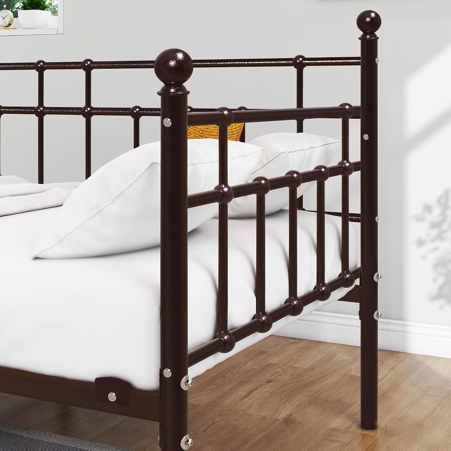 HOMERECOMMEND Metal Daybed Frame Twin Steel Slats Platform Base Box Spring Replacement Bed Sofa for Living Room Guest Room (Twin,Dark Copper)