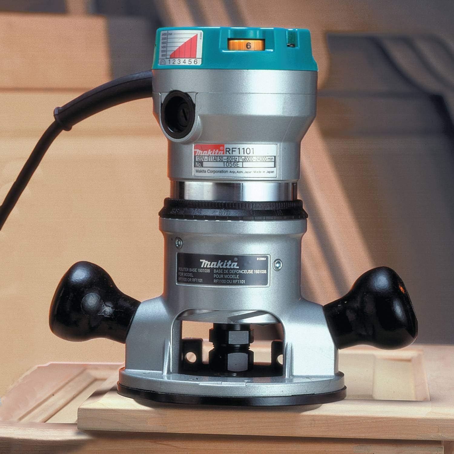 Makita RF1101KIT2 2-1/4 HP* Router Kit, with Plunge Base
