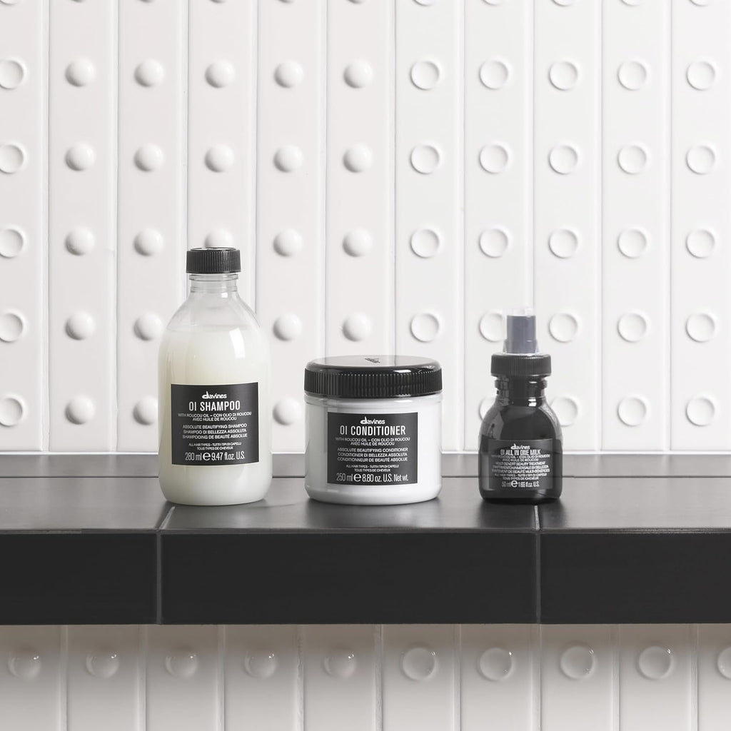 Davines OI All In One Milk, Hair Leave-in Conditioner Multi-Function Spray Treatment - Detangles, Controls Frizz & Heat Protectant - Weightless Antioxidant Roucou Oil Formula