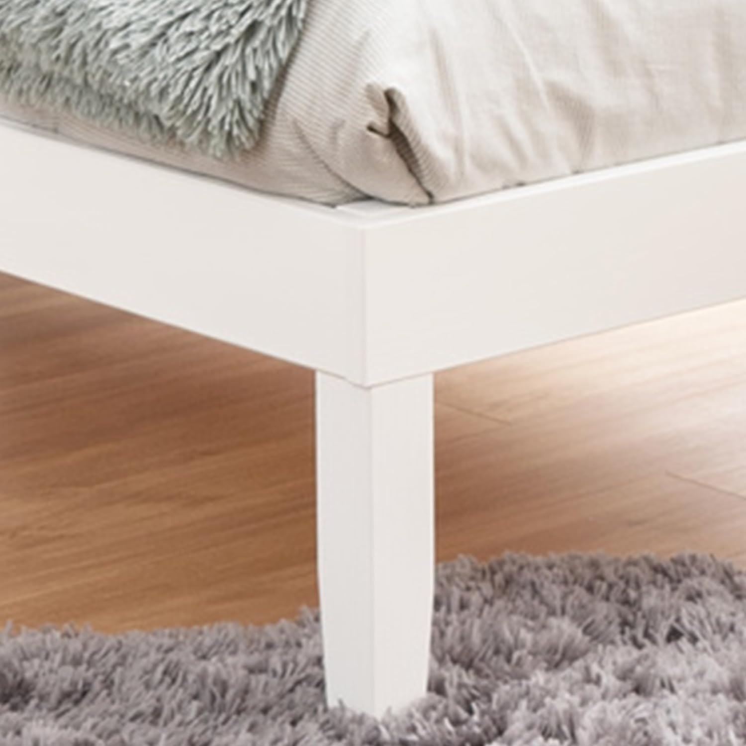 Powell Fordham White Solid Pine Wood Twin Sized Platform Bed with Set of 2 Two Drawer Nightstands