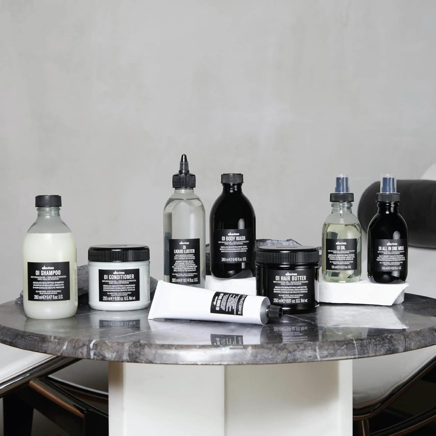Davines OI All In One Milk, Hair Leave-in Conditioner Multi-Function Spray Treatment - Detangles, Controls Frizz & Heat Protectant - Weightless Antioxidant Roucou Oil Formula