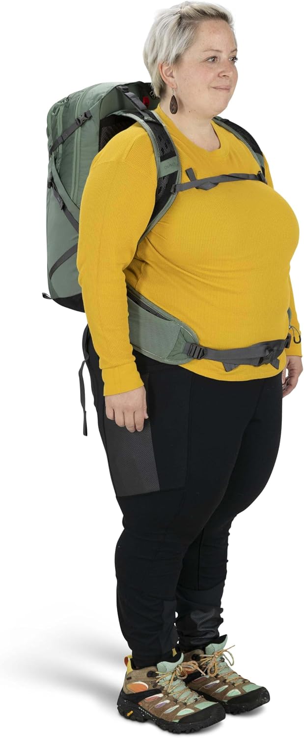 Osprey Sportlite 25L Lightweight Hiking Backpack for Men and Women, Pine Leaf Green, S/M, Extended Fit