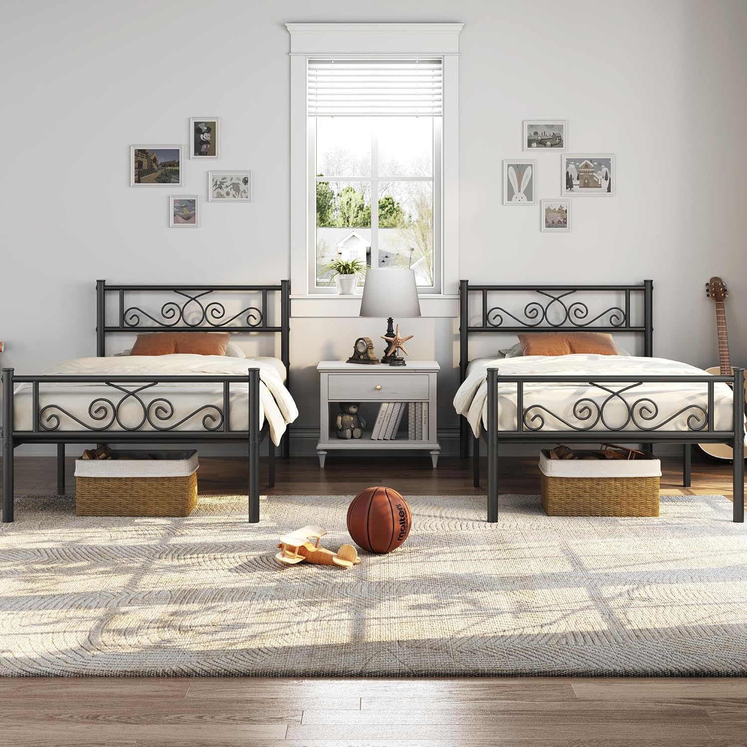 Yaheetech 2 Pcs Classic Metal Platform Bed Frame with Headboard and Footboard Flower Design Mattress Foundation Easy Set Up Structure Twin Size Black