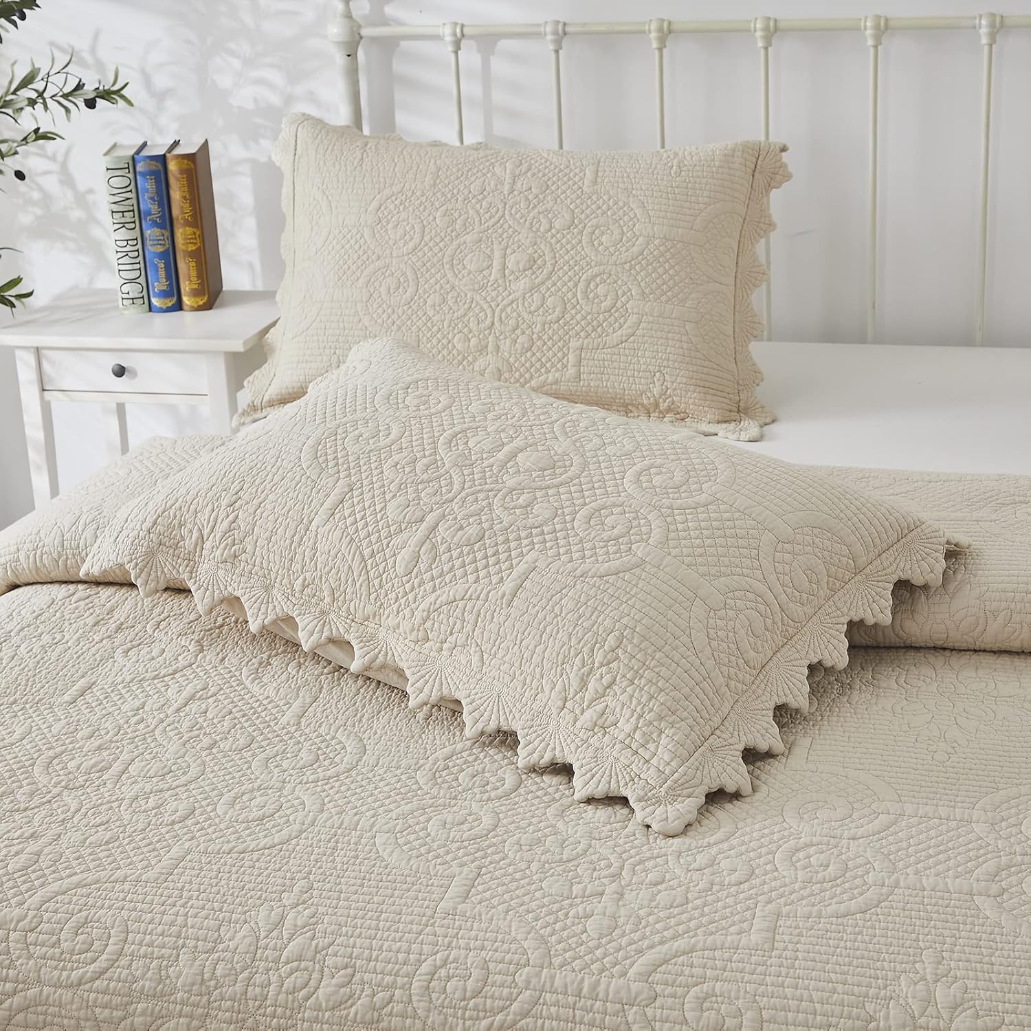 Brandream Heirloom Victorian Matelasse Quilt Set – 100% Pure High-Density Cotton with Intricate Embossed Medallions & Artisan Scalloped Edges (Vintage Beige, 3-Piece Queen)