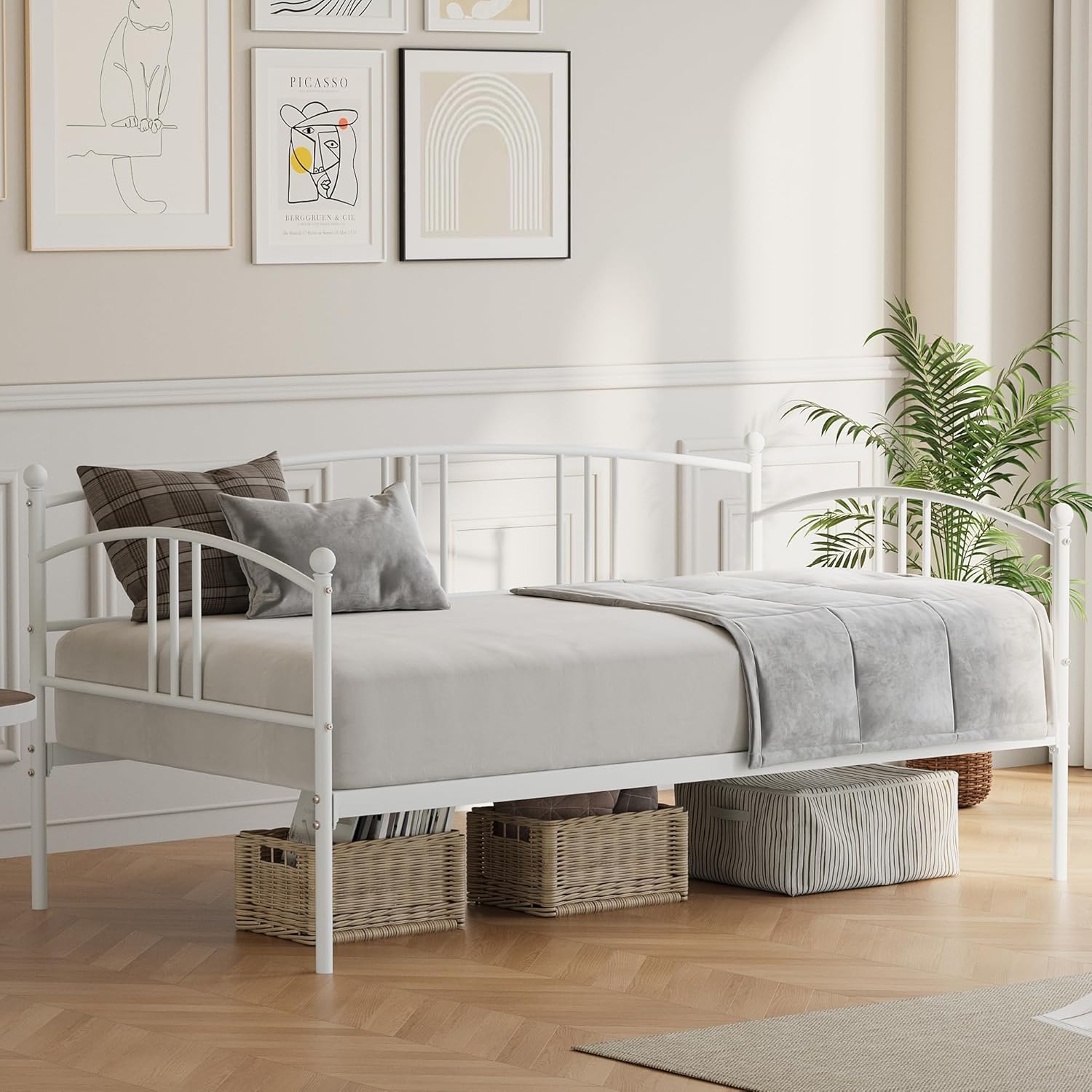 GarveeHome Daybed with Trundle, Sturdy Metal Day Bed with Steel Slat Support, Trundle Bed Twin with Arched Headboard, SofaBed for Living Room, Bedroom and Guest Room, White