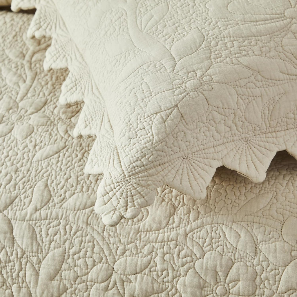 Brandream Beige Quilts Queen King Size Cotton Farmhouse Matelasse Coverlet Scalloped Edge Bedspreads Luxury Quilt Bedding Set 3-Piece 98x106