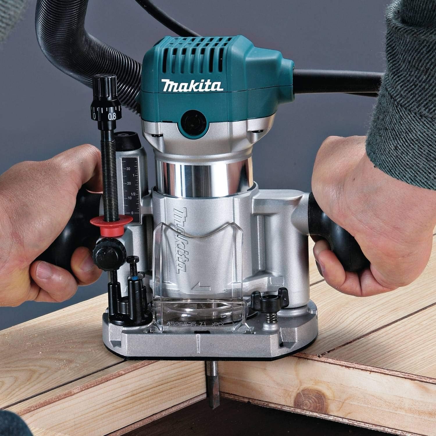 Makita RT0701CX7 1-1/4 HP* Compact Router Kit
