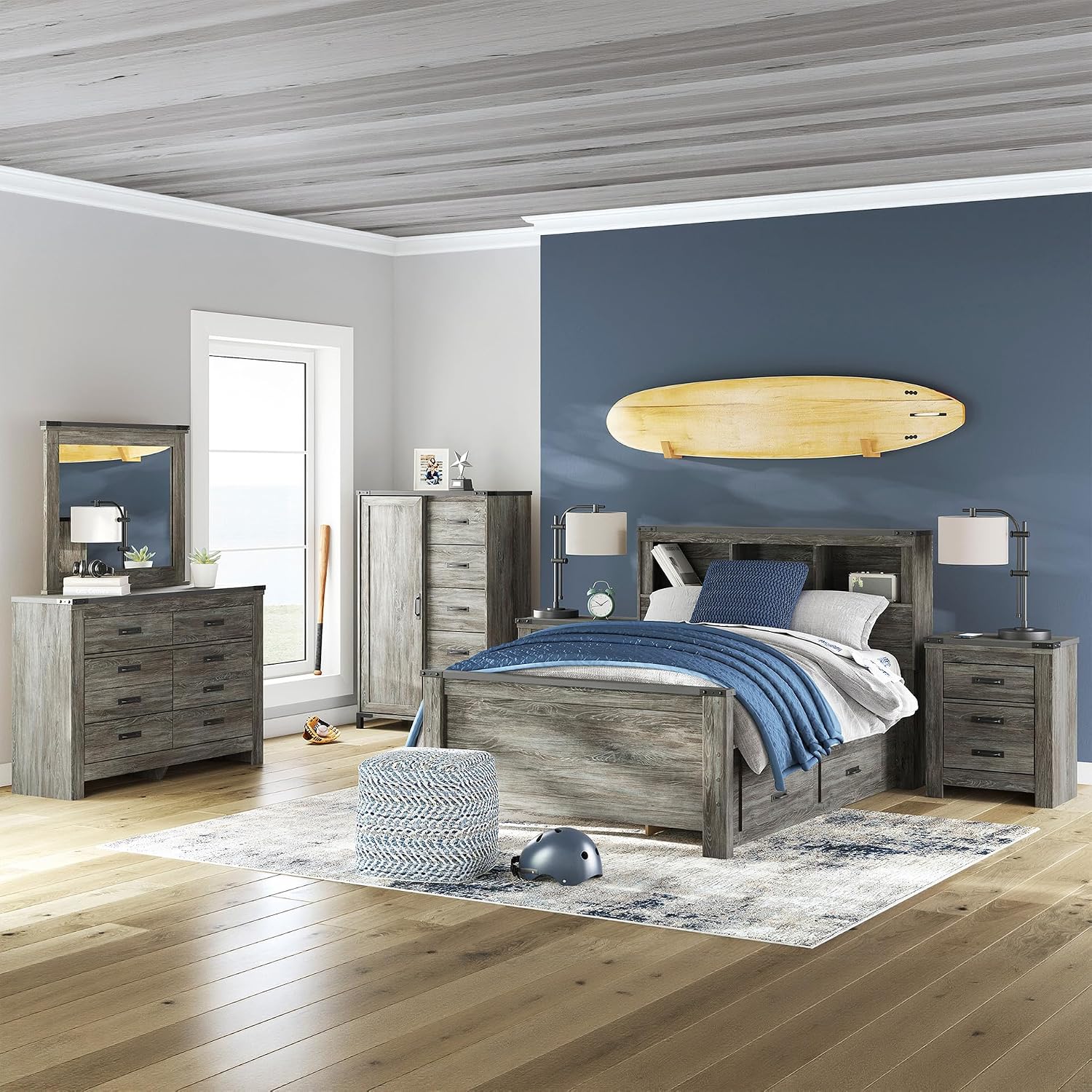 Signature Design by Ashley Frandern Vintage Casual Chest with 5 Smooth-Gliding Drawers, Matte Black Drawer Handles, Wood and Decorative Laminate, Gray, 34.25' W