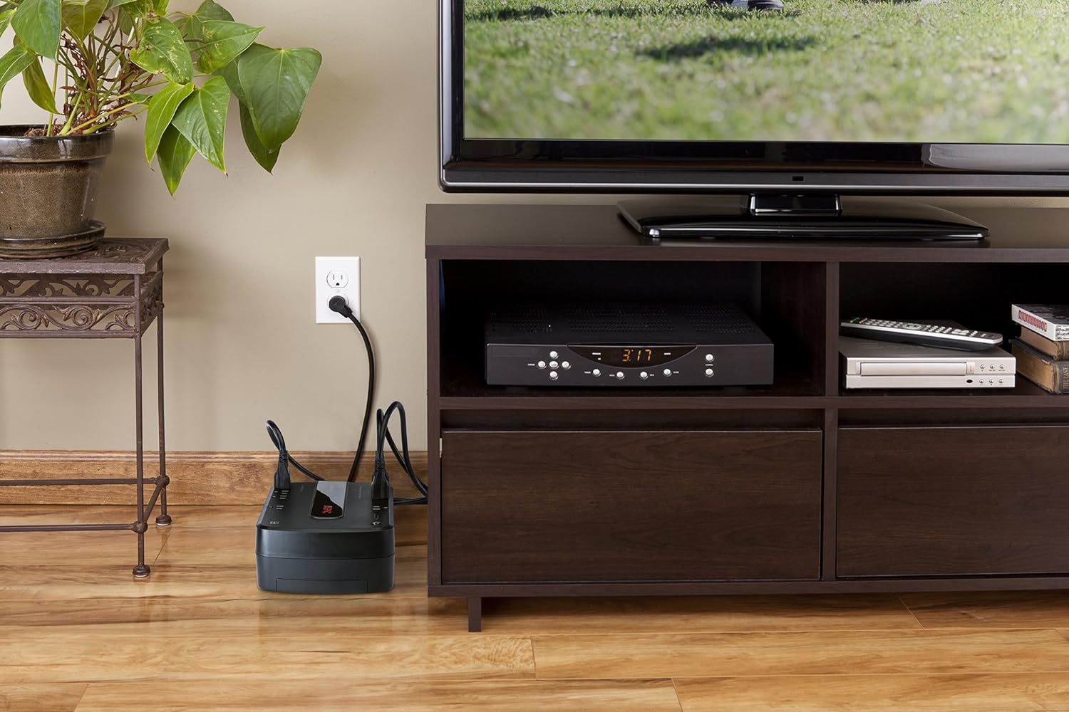 APC Back-UPS 650VA / 390W Battery Backup & Surge Protector, 8 Outlets, RJ45 Ethernet Protection, BE650G1 Uninterruptible Power Supply for Computers, Wireless Routers, and Home Office Electronics