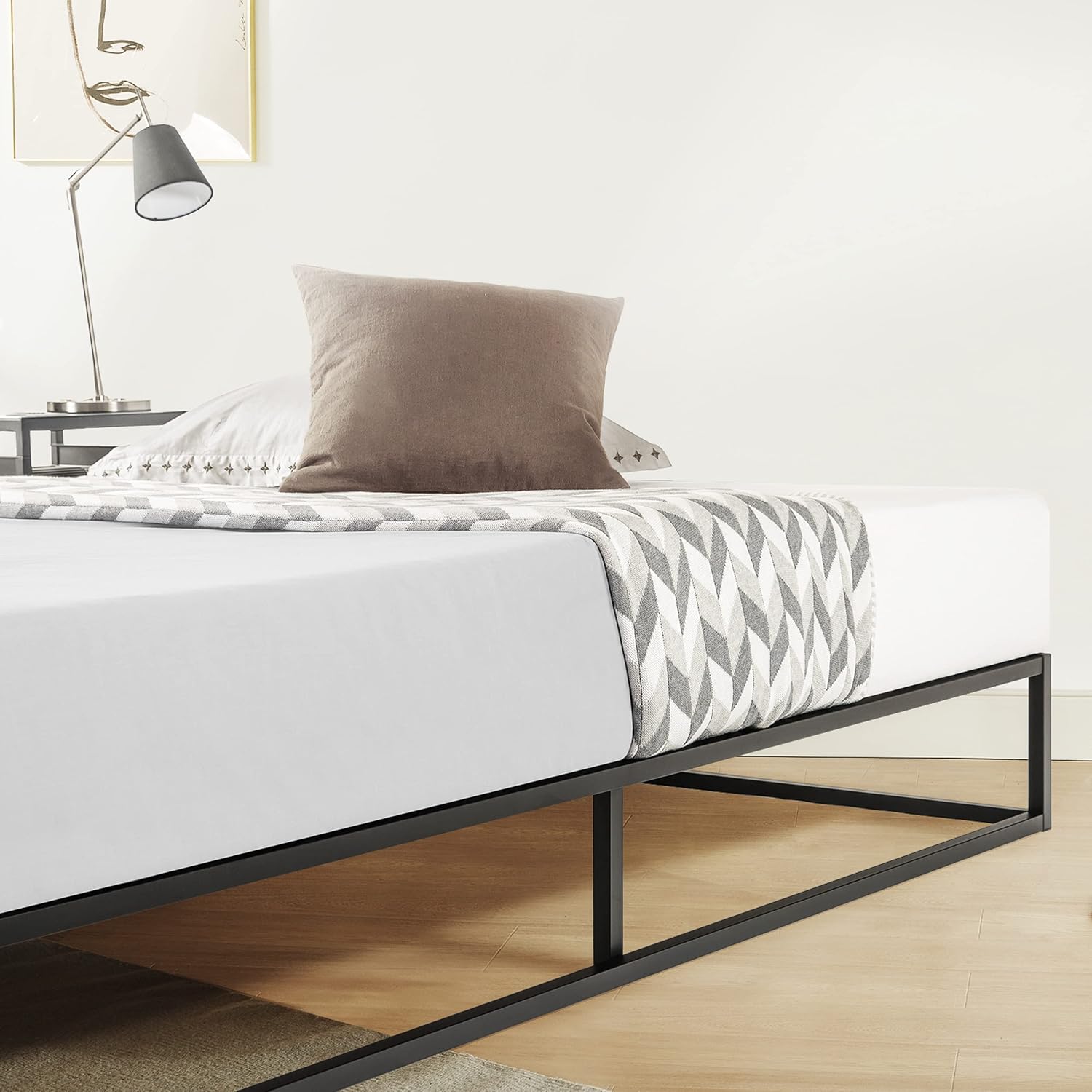 Mellow Modernista Low Profile 10 Inch Metal Platform Bed Frame with Classic Wooden Slat Support Mattress Foundation (No Box Spring Needed), King, Black