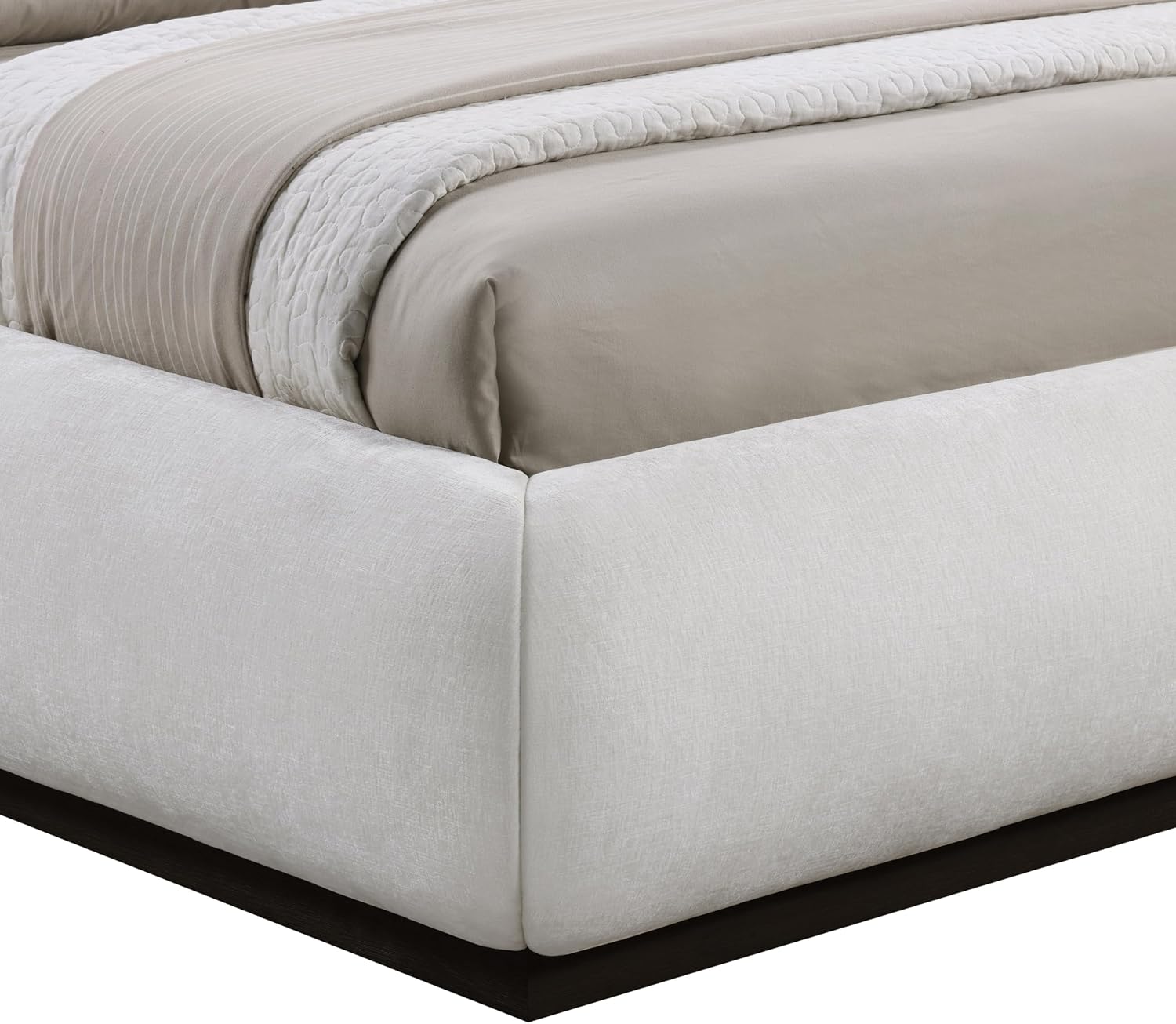 Meridian Furniture B1214Cream-F Vaughn Collection Modern | Contemporary Full Bed with Soft Cream Chenille Fabric, Black Finish Solid Wood Base, 68.25' W x 87.75' D x 44.5' H, Cream, Full