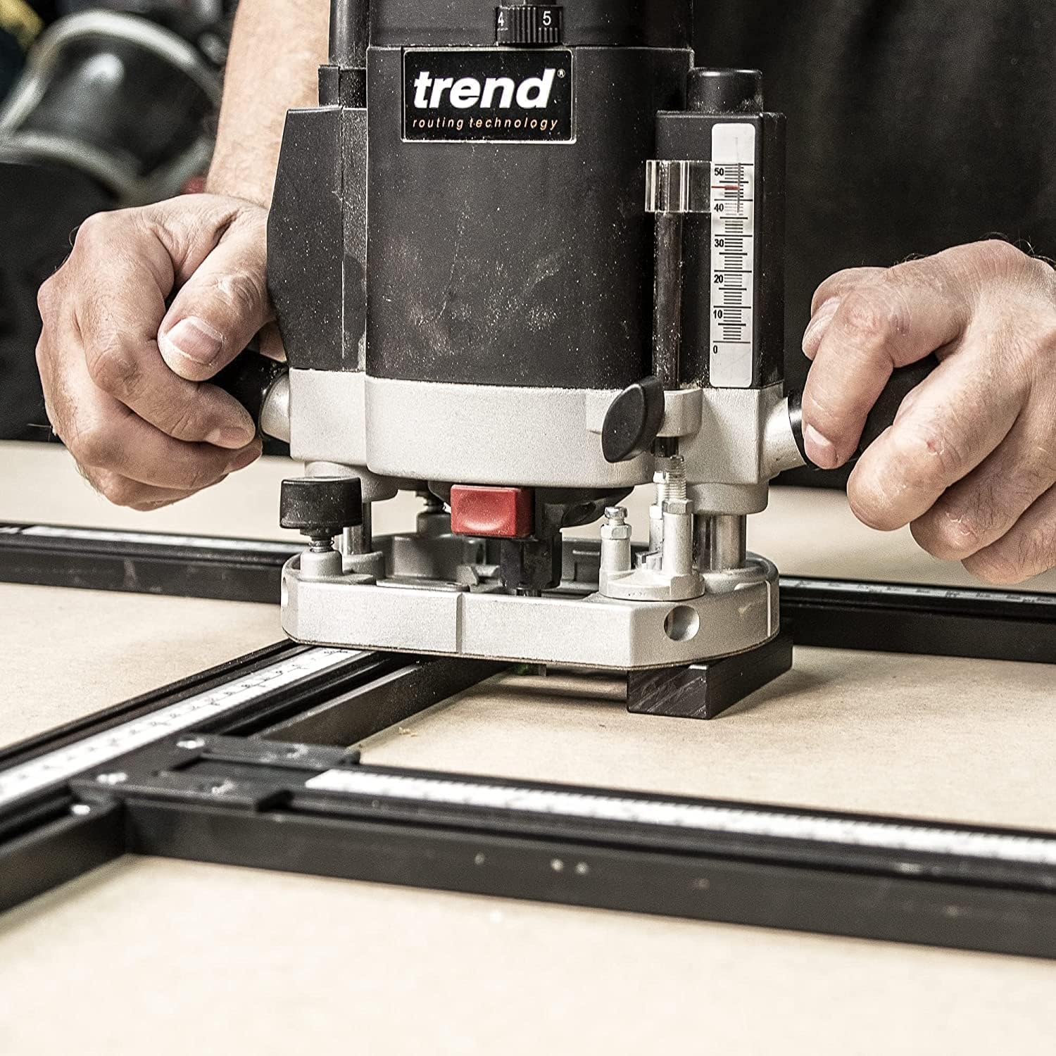 Trend Varijig Adjustable Router Template System, Precision Frame for Rectangular Recesses, Slots and Panel Work, 23.6 x 23.6 Inch Capacity, Dual Scale Guide, VARIJIG