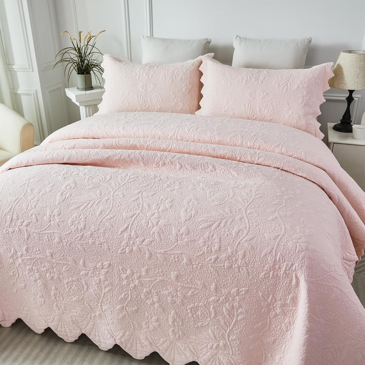 Brandream Queen Size Quilt Set Cotton Pink Quilts Farmhouse Matelasse Coverlet Oversized Bedspread 98x106 with 2 Standard Shams