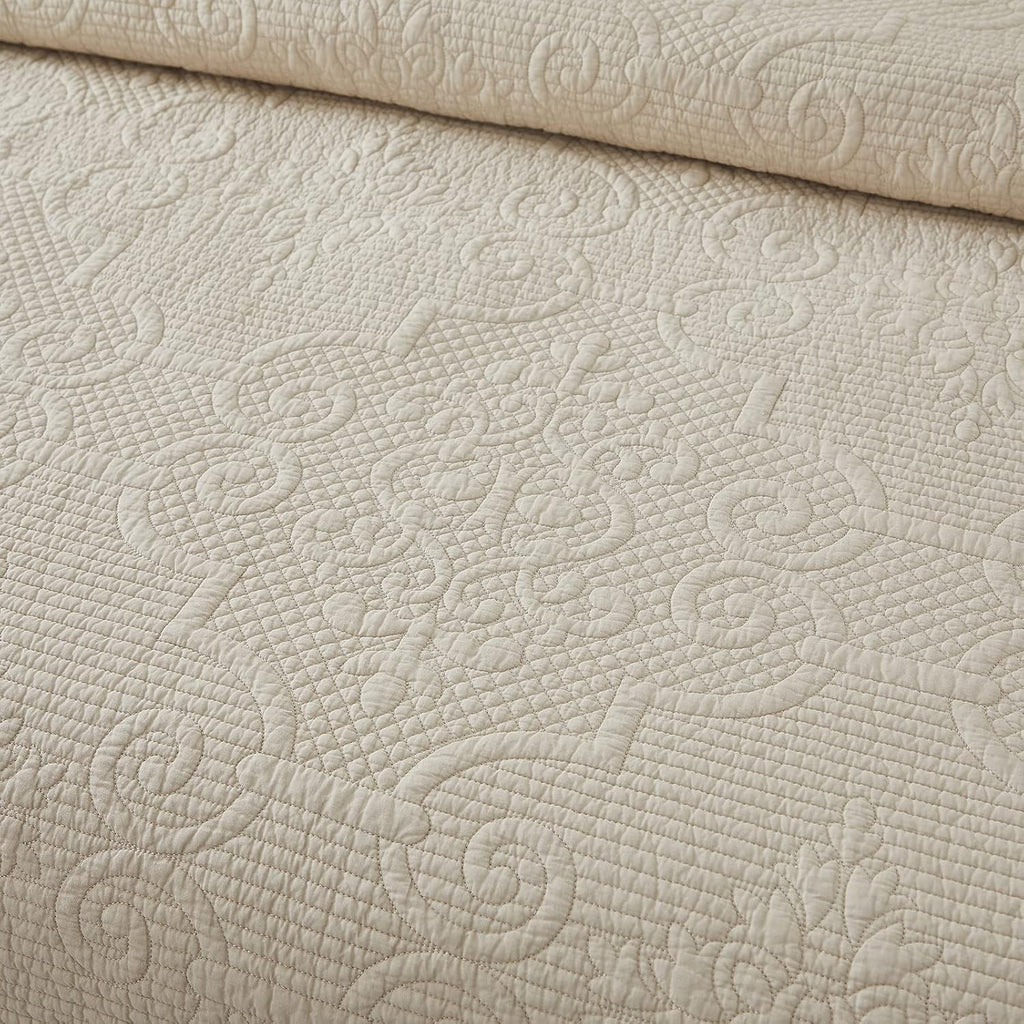 Brandream Heirloom Victorian Matelasse Quilt Set – 100% Pure High-Density Cotton with Intricate Embossed Medallions & Artisan Scalloped Edges (Vintage Beige, 3-Piece Queen)