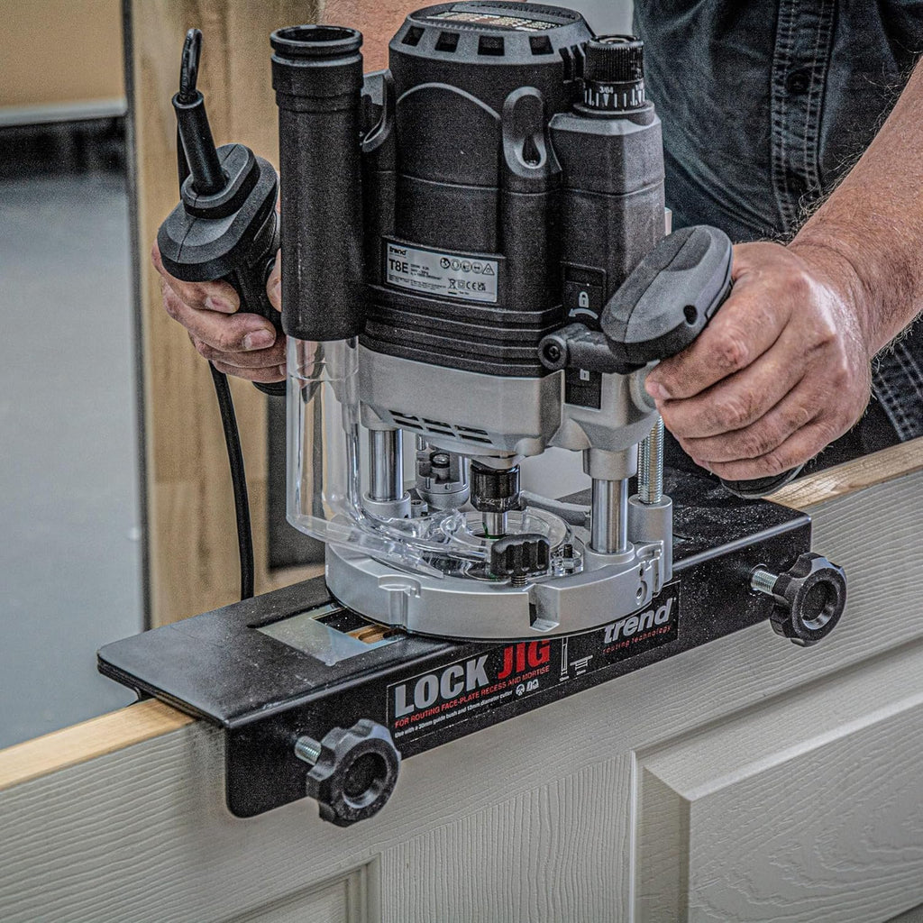 Trend T8 Dual-Mode 3-1/4 HP Plunge Router with 1/2 Inch Collet, Variable Speed, Router Table Compatible with Precision Centering System, Includes 1/2 Inch Straight Bit, U*T8EK/A