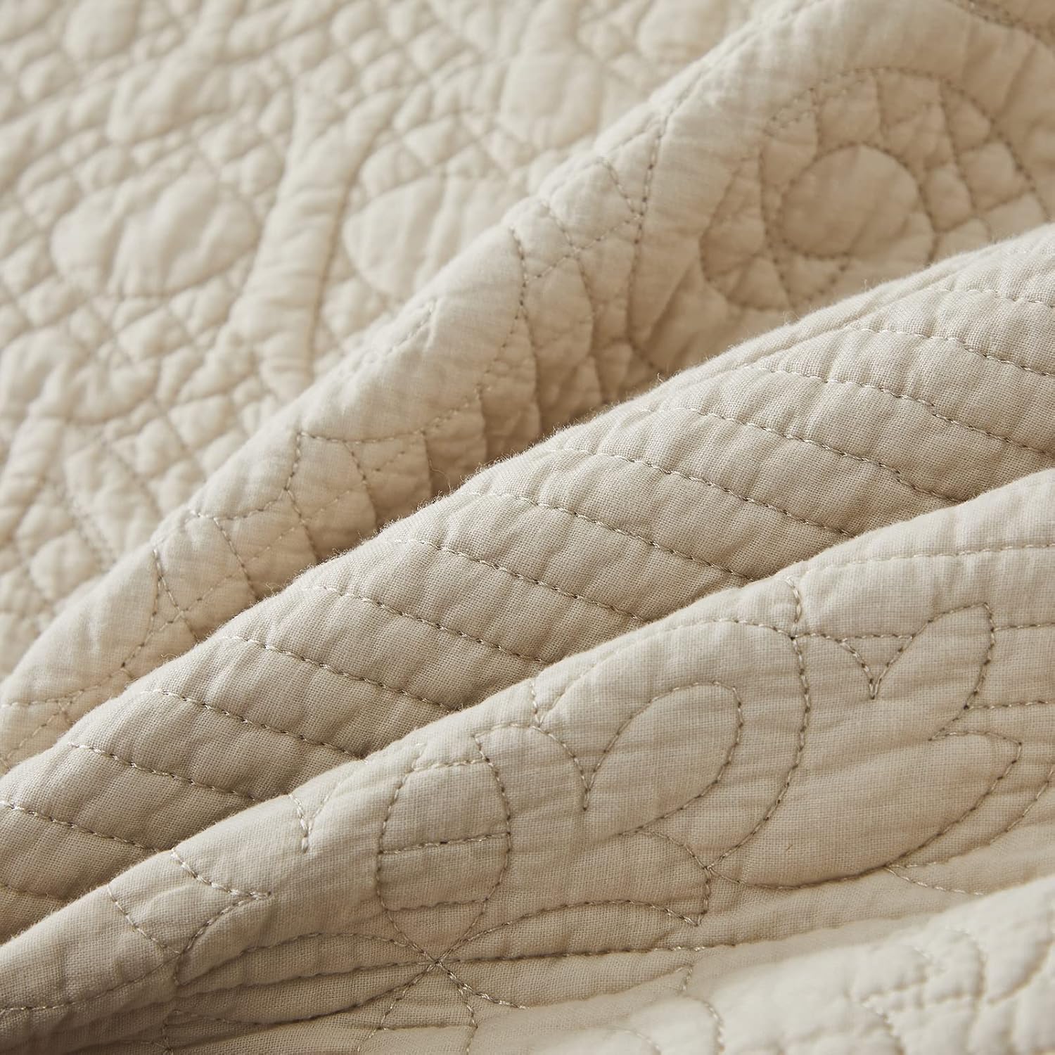 Brandream Heirloom Victorian Matelasse Quilt Set – 100% Pure High-Density Cotton with Intricate Embossed Medallions & Artisan Scalloped Edges (Vintage Beige, 3-Piece King)