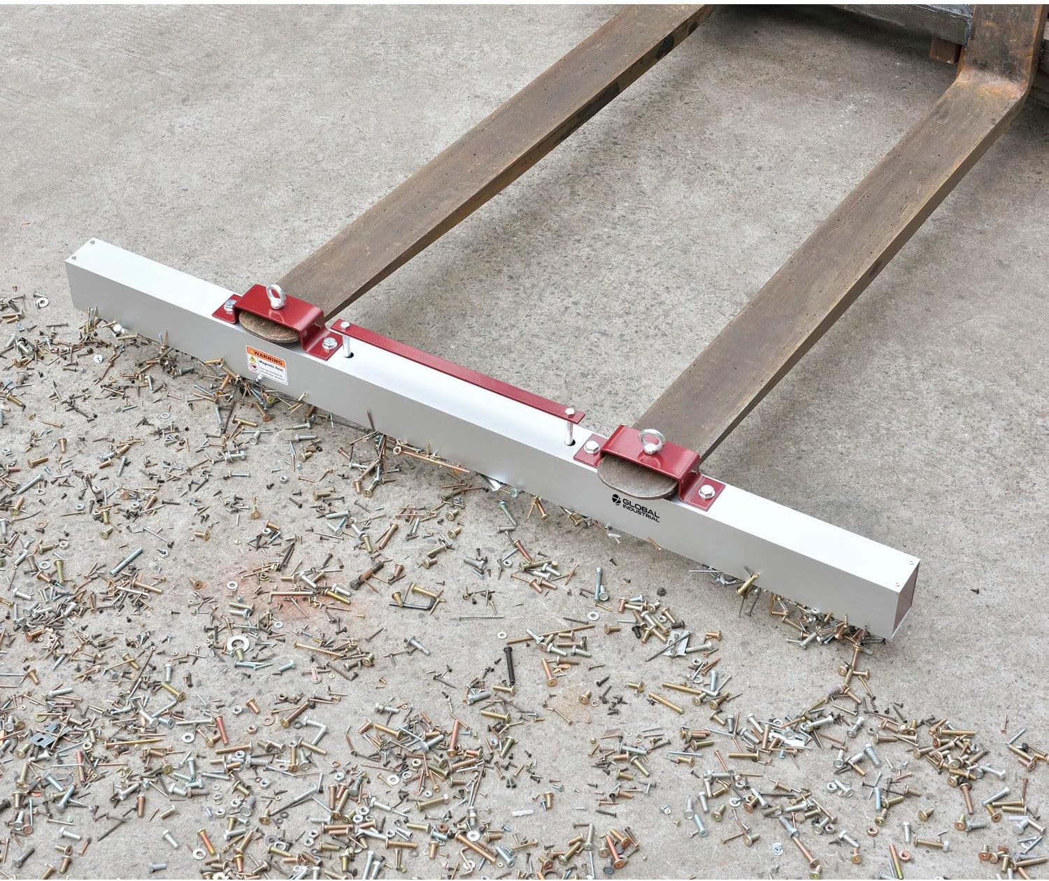 Global Industrial 60'W Hang-Type Magnetic Sweeper With Forklift Hanger