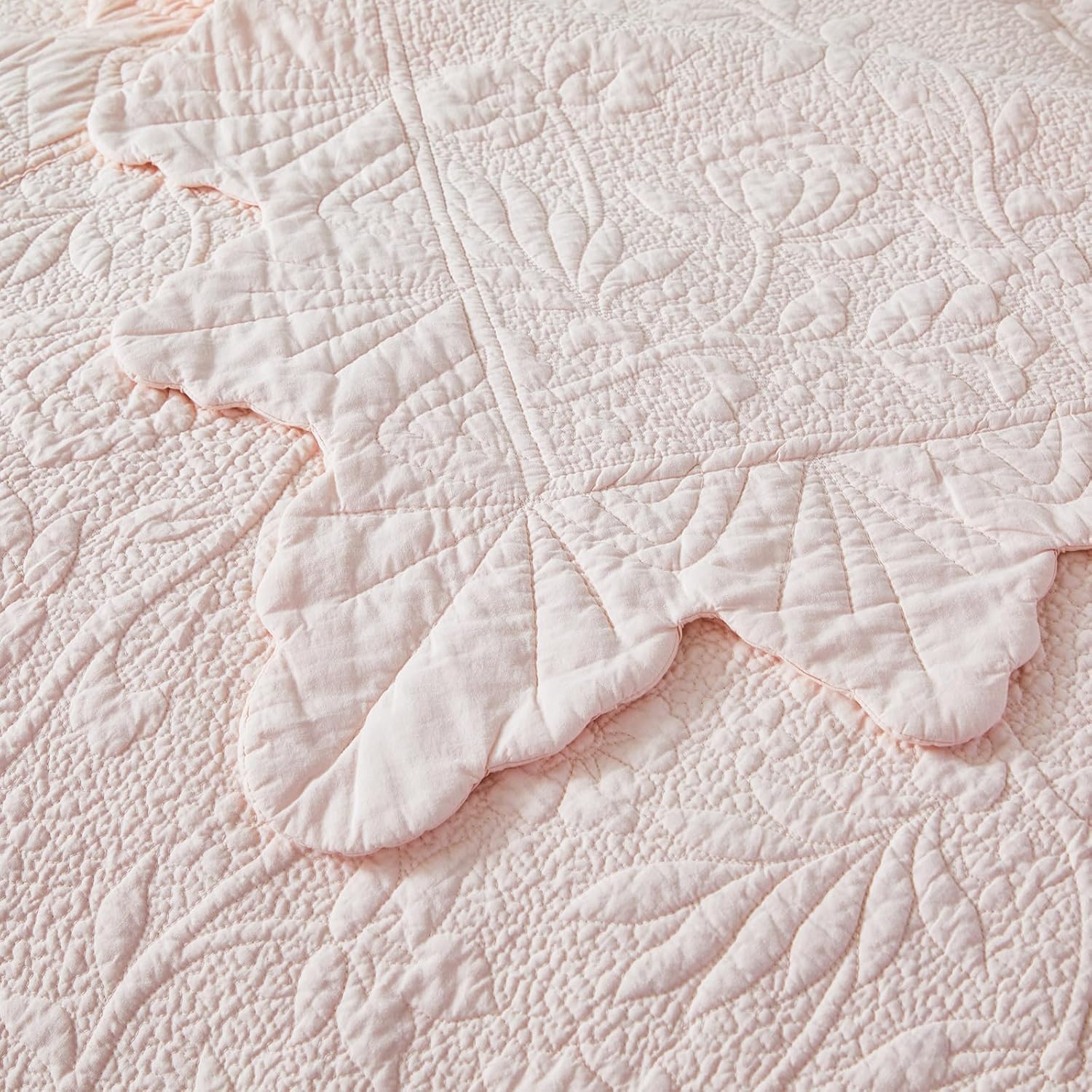 Brandream Queen Size Quilt Set Cotton Pink Quilts Farmhouse Matelasse Coverlet Oversized Bedspread 98x106 with 2 Standard Shams
