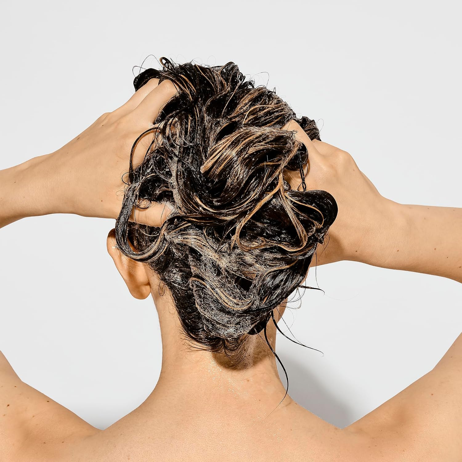 Bumble and bumble. Bond-Building Hair Repair Shampoo | Strengthens and Prevents Breakage| Smooths Frizz, Adds Shine | For Damaged Curly, Wavy, Straight Hair Types