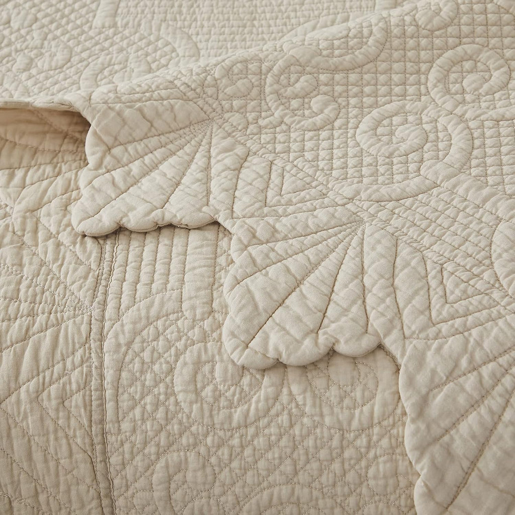 Brandream Heirloom Victorian Matelasse Quilt Set – 100% Pure High-Density Cotton with Intricate Embossed Medallions & Artisan Scalloped Edges (Vintage Beige, 3-Piece Queen)