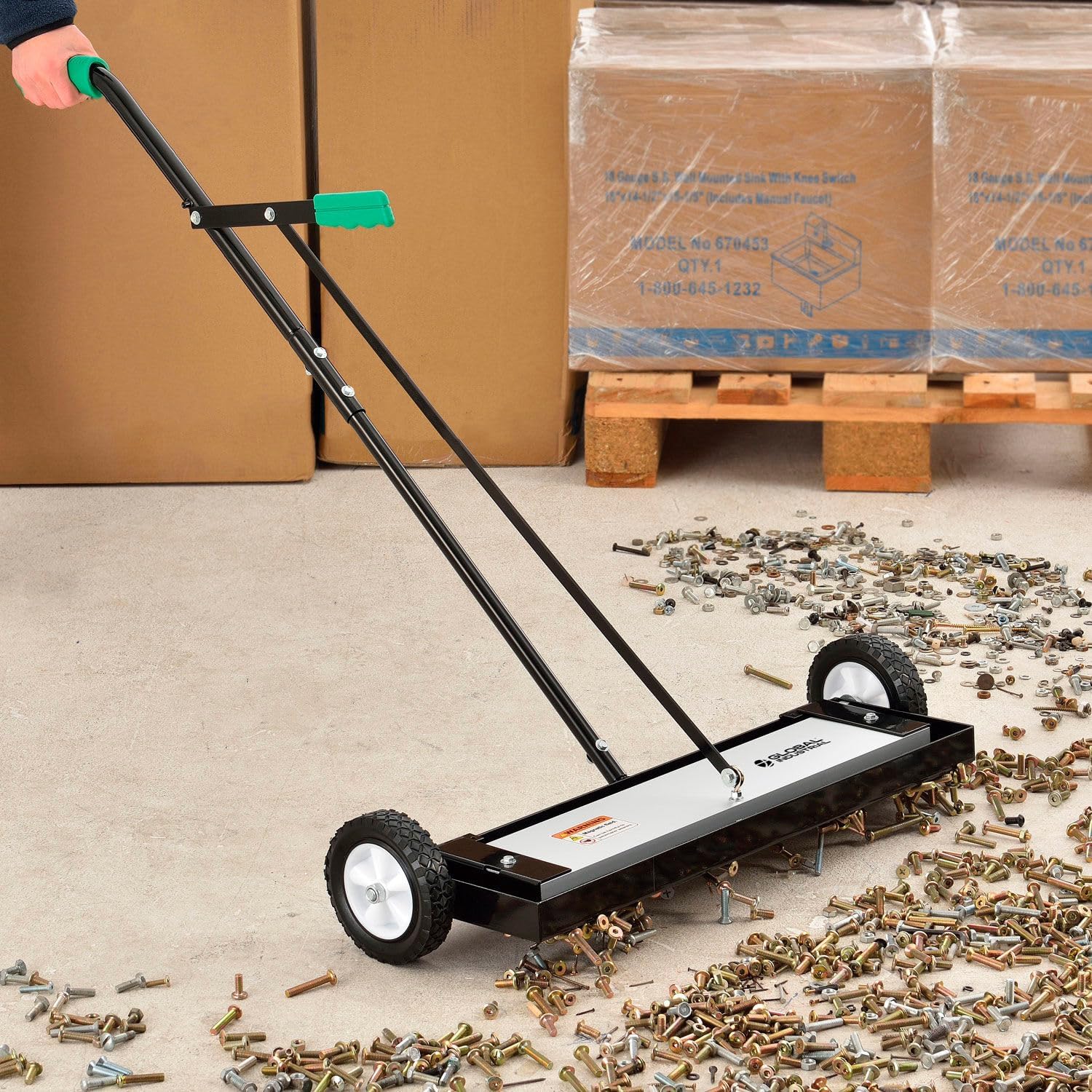Global Industrial 24'W Heavy Duty Magnetic Sweeper With Release Lever