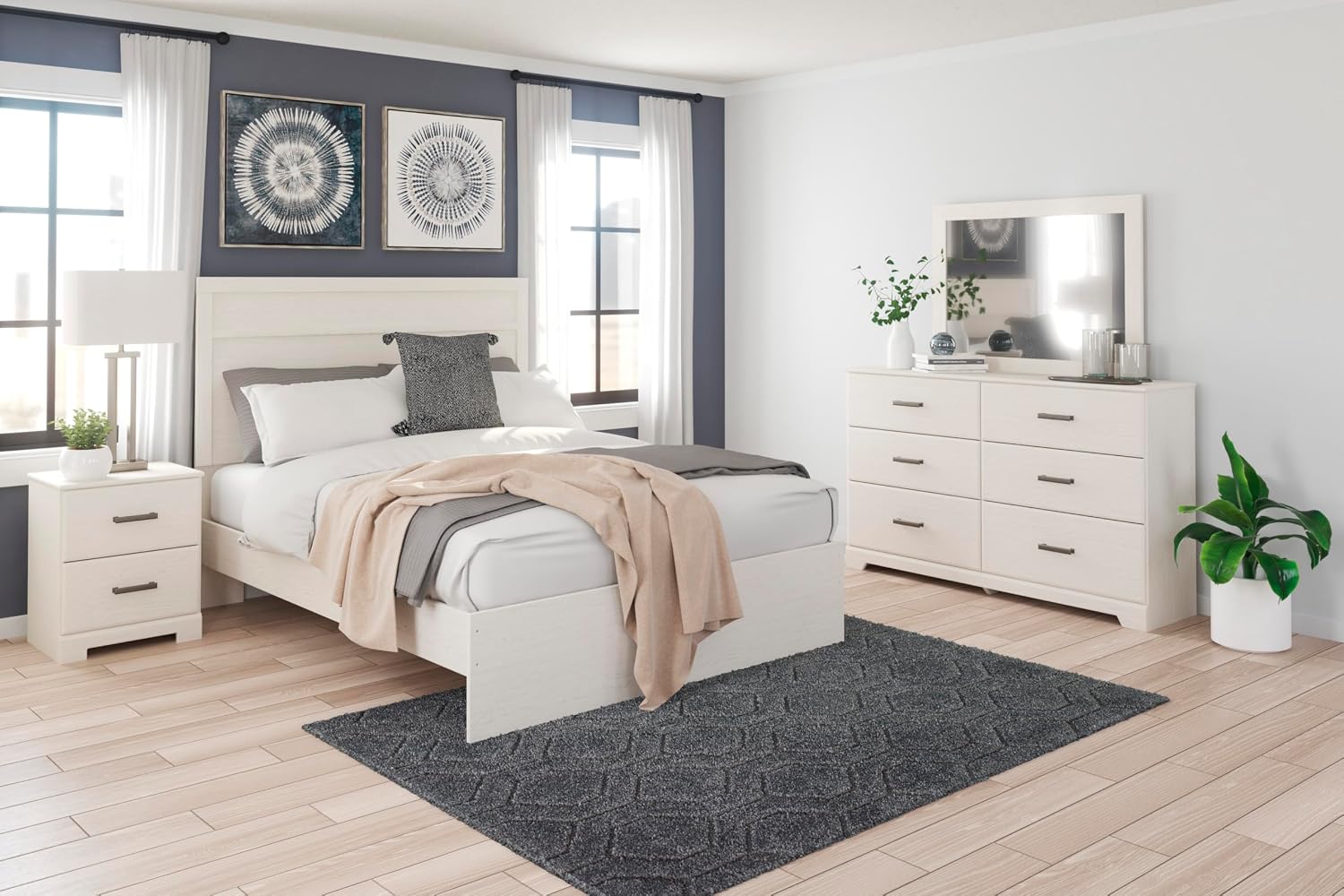 Signature Design by Ashley Stelsie Vintage Queen Panel Bed with Metal Slats, Foundation or Box Spring Needed, White