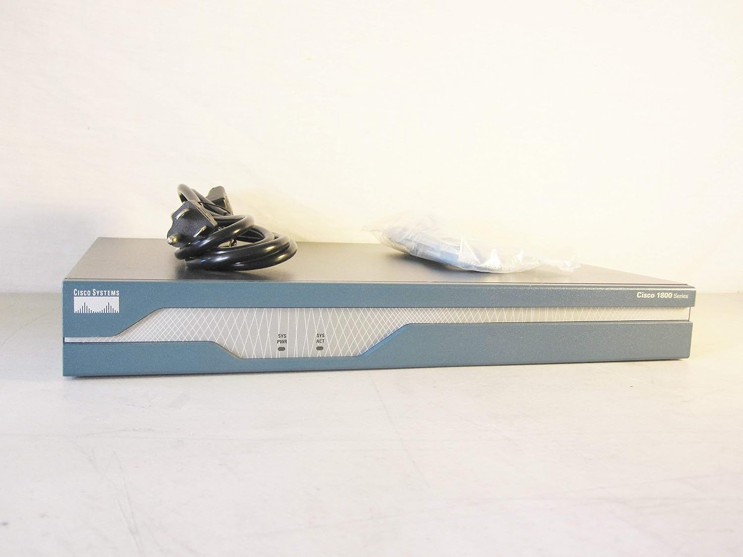 Cisco CISCO1841-T1-V2 1841 Bundle with HWIC-1DSU-T1, Ip (Renewed)