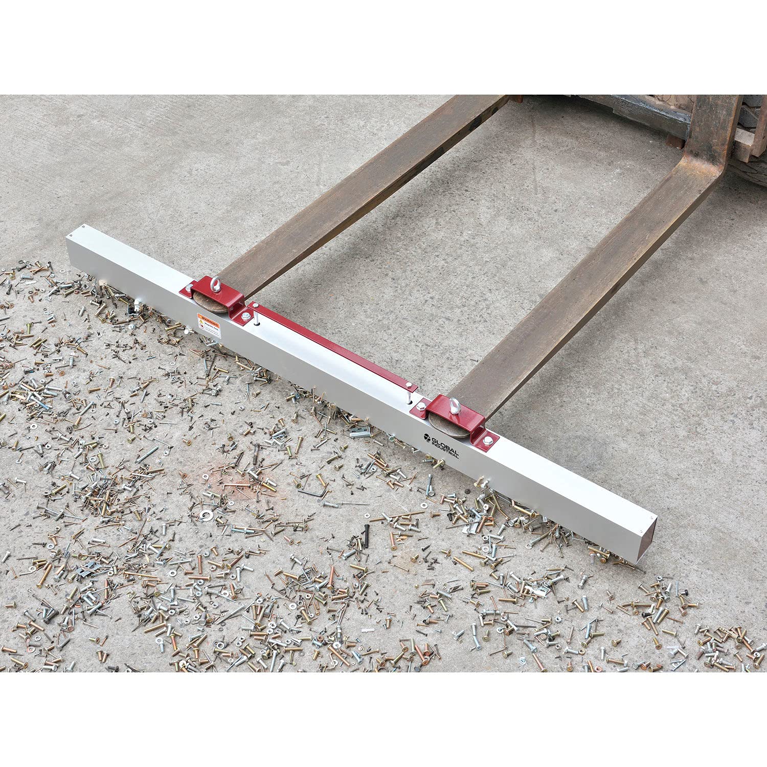 Global Industrial 72' W Hang-Type Magnetic Sweeper with Forklift Hanger
