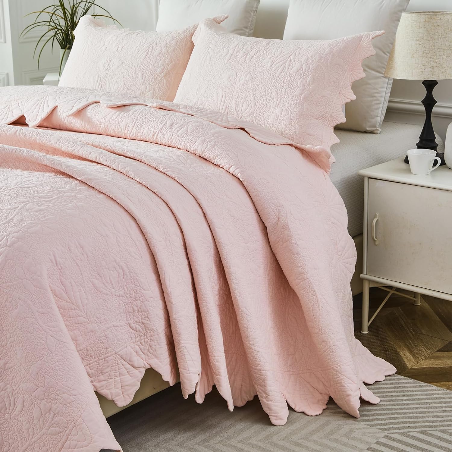 Brandream Queen Size Quilt Set Cotton Pink Quilts Farmhouse Matelasse Coverlet Oversized Bedspread 98x106 with 2 Standard Shams