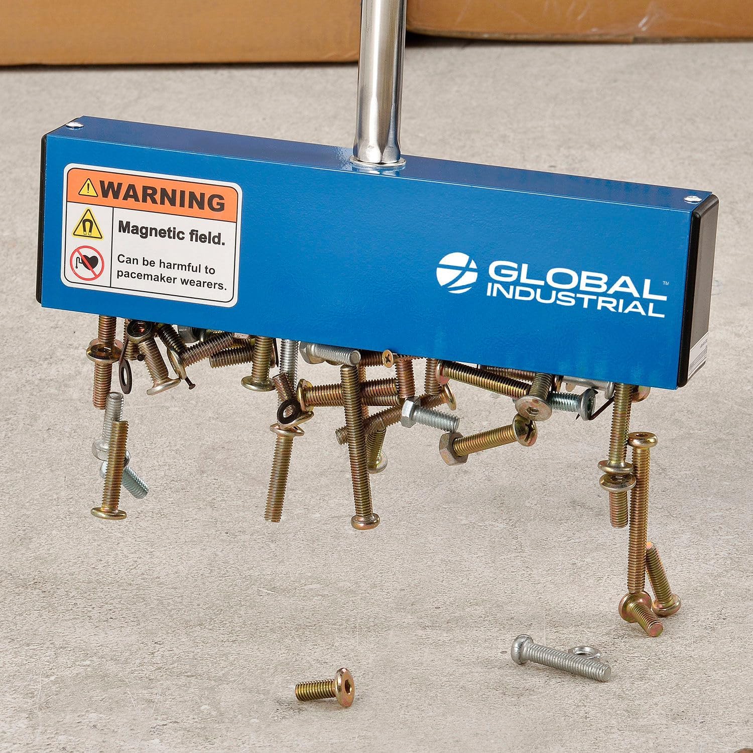 Global Industrial Magnetic Nail Sweeper With Load Release Handle, 11' Cleaning Width, 20 LBs Lifting Power, Easy-to-Use Medium-Duty Magnetic Sweeper, 36-7/8'H