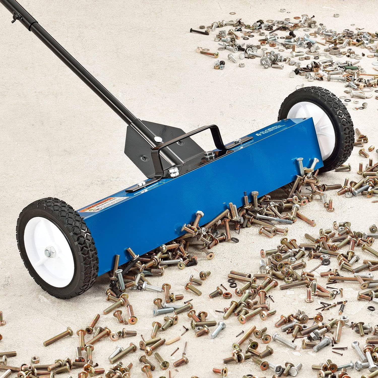 Global Industrial 24'W Magnetic Floor Sweeper