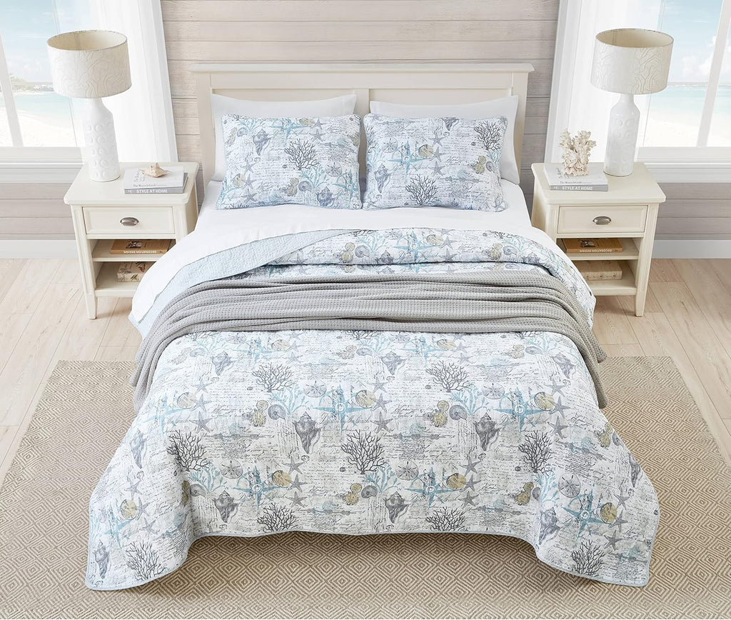 Tommy Bahama - King Quilt Set, Soft & Reversible Woven Bedding with Matching Pillowcases, Medium Weight for Year Round Comfort, 3 Piece Bed Set (Beach Bliss Grey)