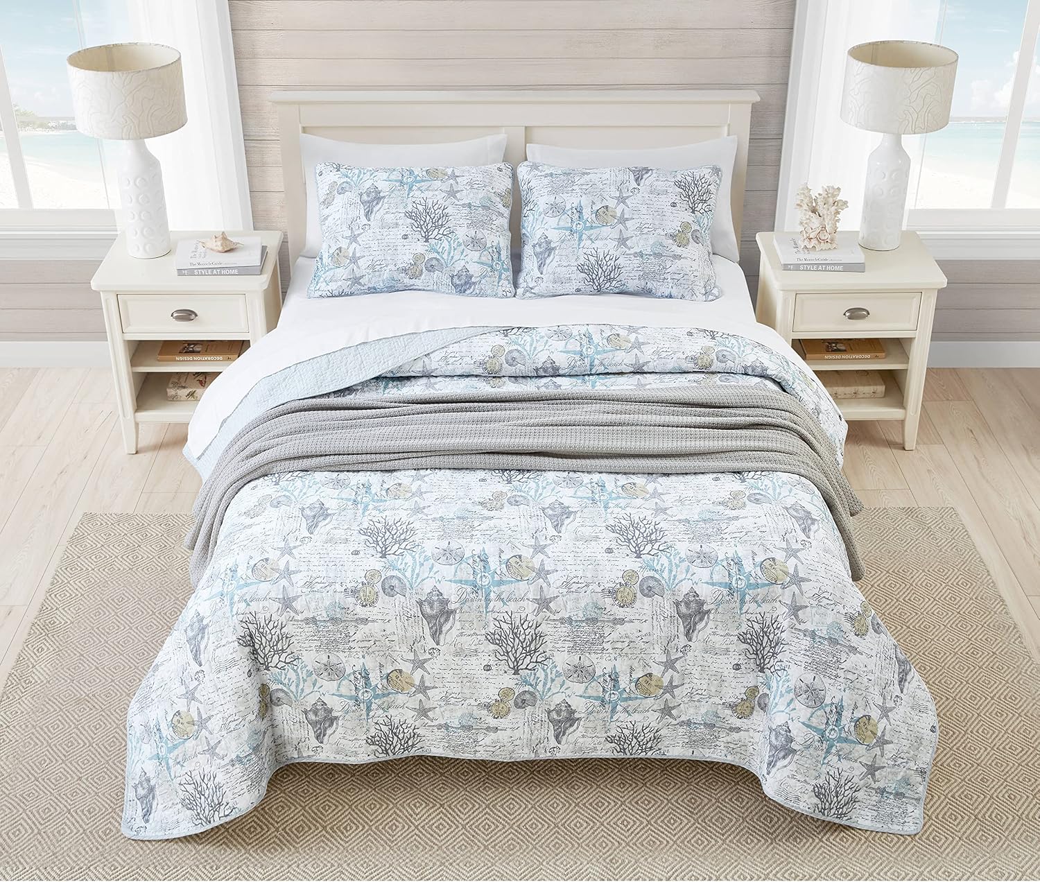 Tommy Bahama - King Quilt Set, Soft & Reversible Woven Bedding with Matching Pillowcases, Medium Weight for Year Round Comfort, 3 Piece Bed Set (Beach Bliss Grey)