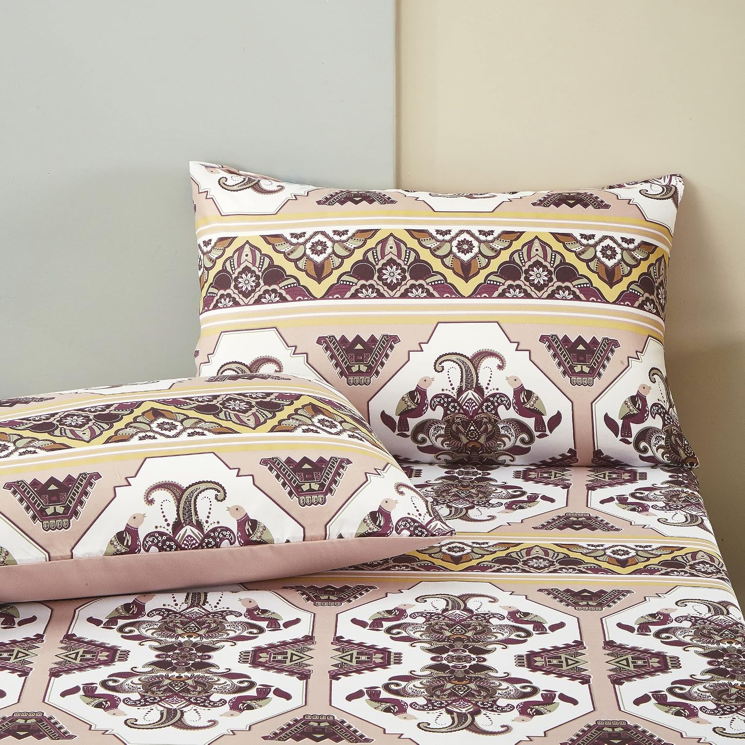 DaDa Bedding Collection Bed in a Bag Set - 11 Pieces - Farmhouse Elegant Paisley Burgundy Maroon Kilim : Bedroom Set with Fitted Sheet, Throw Pillows, and Valances - California King