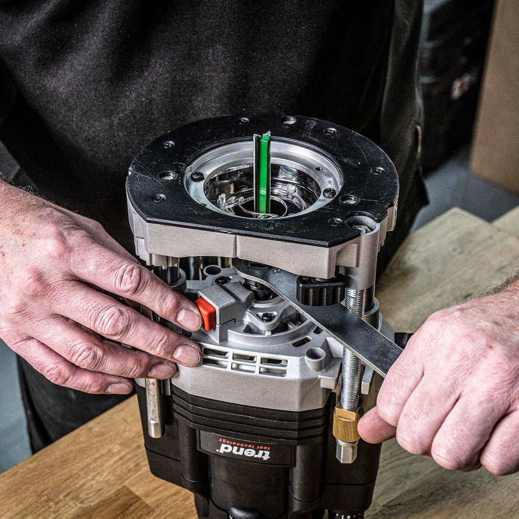 Trend T8 Dual-Mode 3-1/4 HP Plunge Router with 1/2 Inch Collet, Variable Speed, Router Table Compatible with Precision Centering System, Includes 1/2 Inch Straight Bit, U*T8EK/A