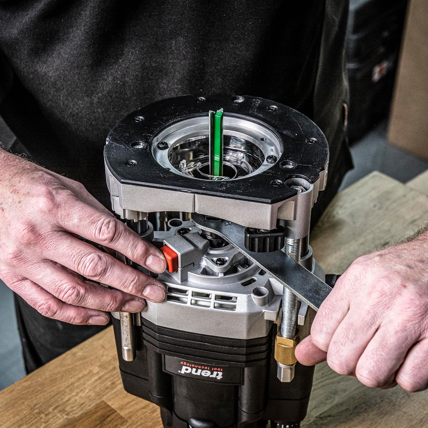 Trend T8 Dual-Mode 3-1/4 HP Plunge Router with 1/2 Inch Collet, Variable Speed, Router Table Compatible with Precision Centering System, Includes 1/2 Inch Straight Bit, U*T8EK/A